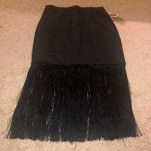 Black knee LNG skirt